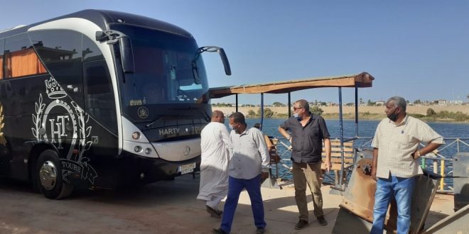 الهجرة تعلن عودة 800 من المصريين العالقين بالسودان إلى أرض الوطن