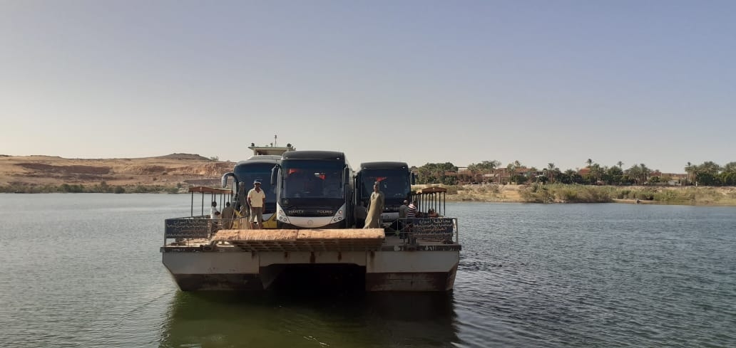 الهجرة تعلن عودة 800 من المصريين العالقين بالسودان إلى أرض الوطن