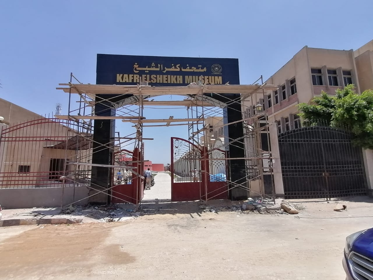 متحف كفر الشيخ يستقبل مجموعة من القطع الآثرية الضخمة من منطقة تل الفراعين