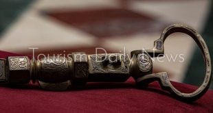 "إيجي أنتيك" تضم مفتاح الكعبة لمقتنياتها تمهيداً لافتتاح أكبر مزار تراثي