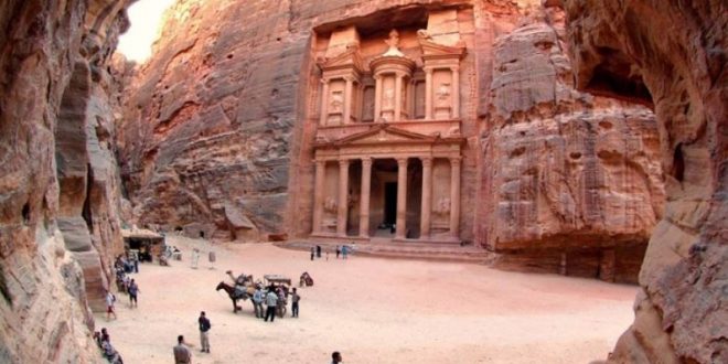 الدخل السياحي للأردن يتراجع 48% خلال الشهور الخمسة الأولى من العام الحالي