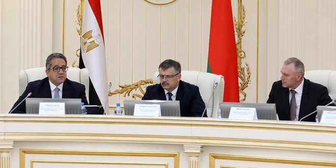 وزير سياحة بيلاروسيا يشيد بفيلم رحلة سائح .. ويشكر العناني