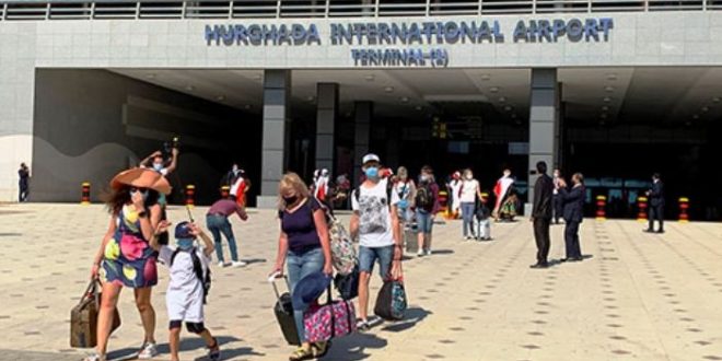 الغردقة تستقبل 11 رحلة طيران من أوكرانيا وبيلاروسيا وسويسرا تقل 1300 سائح