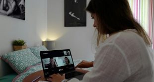 الكمبيوتر الشخصي يسيطر على حياة البشر .. ومتاعب السياحة تتزايد