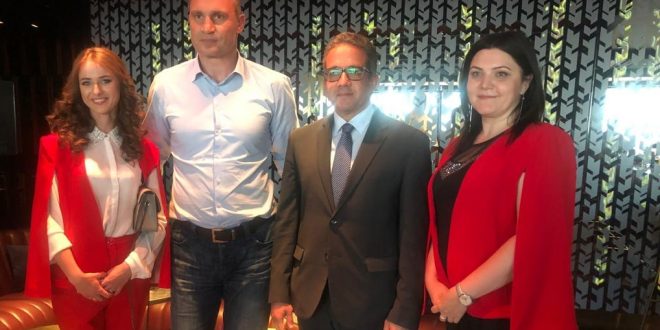 بعد وصول 39 رحلة طيران العناني يبدأ زيارة لأوكرانيا ويلتقى عمدة مدينة كييف