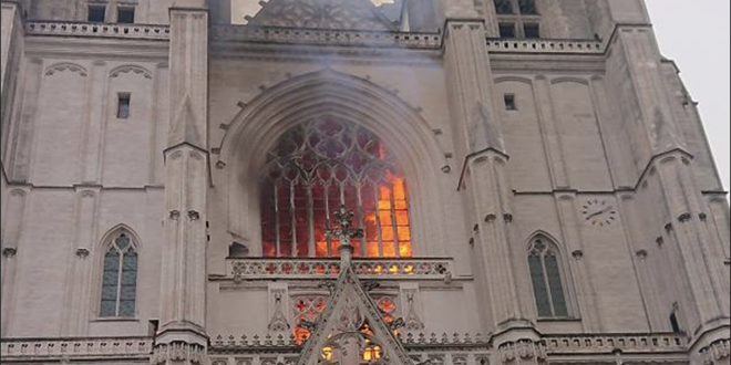 حريق كاتدرائية نانت غير متعمد وليس هناك عمل إجرامي