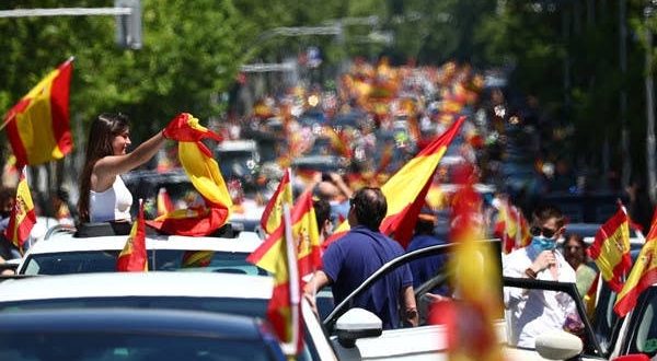 دراسة إسبانية تشكك في جدوى مناعة القطيع كوسيلة لمواجهة فيروس كورونا