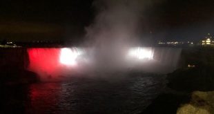 إضاءة شلالات نياجرا الكندية بألوان العلم المصري بمناسبة الاحتفال بثورة ٢٣ يوليو