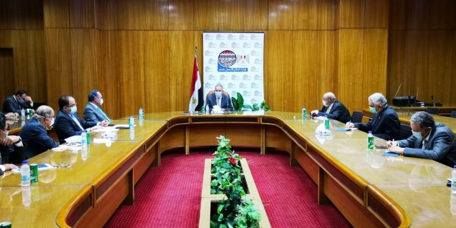 الحكومة تطلب تعاون رجال الأعمال لإحياء فندق كونتيننتال في الأوبرا
