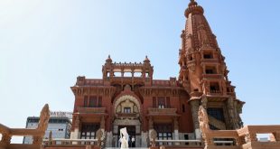 السياحة: حوائط قصر البارون سليمة وآمنة والصور المتداولة رطوبة وليست تشققات