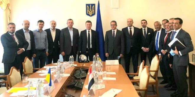 وزير السياحة يلتقي رئيس جمعية الصداقة البرلمانية المصرية الأوكرانية