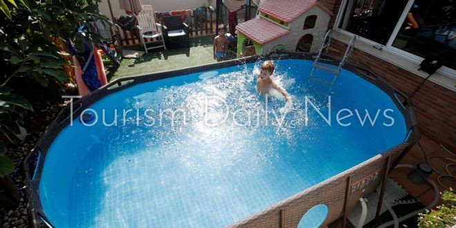 كورونا ينعش مبيعات أحواض السباحة المنزلية فى أوروبا والولايات المتحدة