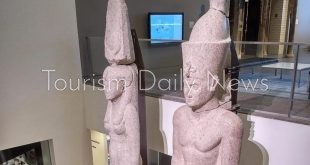 مصر تعيد تمثالين ملكيين من الولايات المتحدة لعرضهما بالمتحف المصري الكبير