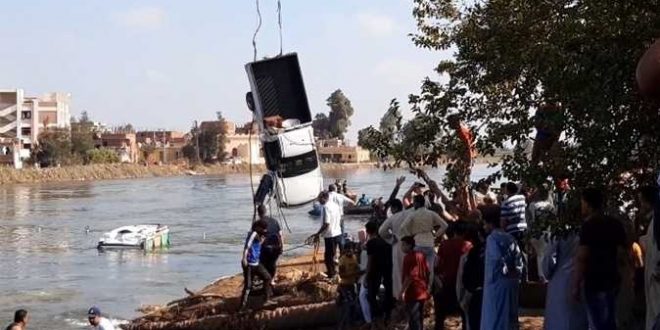 إنتشال جثتين من ضخايا غرق عبارة دمشلى بمركز كوم حمادة محافظة البحيرة