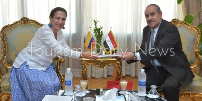 مصر وكولومبيا تبحثان تسيير خط طيران مباشر بين البلدين