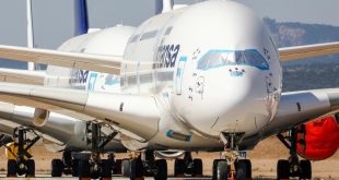 بوينج وإيرباص نهاية حزينة .. هبوط سريع لأكبر طائرتين في العالم