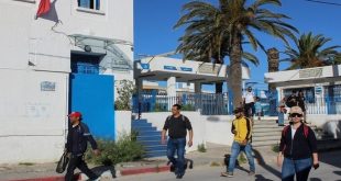 تونس تفرض الحظر على بلدتين حتى 27 أغسطس وخسائر فادحة في القطاع السياحي