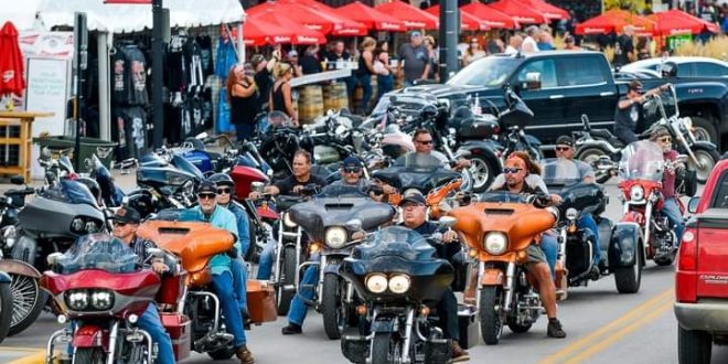 مئات الآلاف من سائقي الدراجات النارية يتجمّعون في ولاية ساوث داكوتا