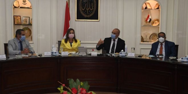 الإسكان والتخطيط يبحثان إدارة مبنى مجمع التحريروأرض مبنى الحزب الوطني