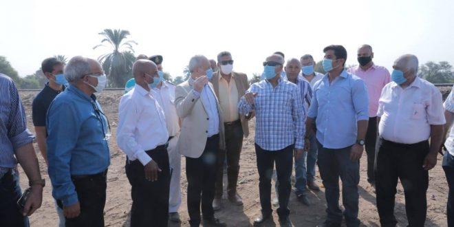 "الوزير" يتفقد مشروع محور شمال الأقصر ويوجه بسرعة تنفيذه لخدمة السياحة
