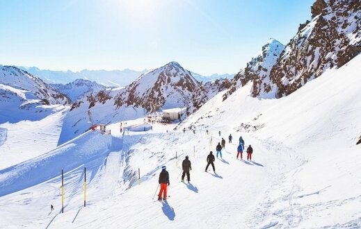 النمسا تمنع إقامة الحفلات في منتجعات التزلج خلال موسم الرياضات الشتوية