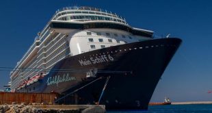 كورونا يعطل رحلة السفينة السياحية "ماين شيف 6" فى اليونان
