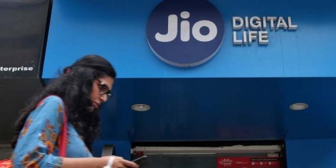 Jio تطلق حزم اتصال على طائراتها لتوفير انترنت عالي السرعة ومكالمات صوتية