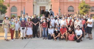 أول فوج سياحي فرنسي بعد فتح المقاصد الثقافية يزور المتحف المصري .. اليوم