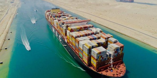 التخطيط تكشف عن إجمالي إيرادات قناة السويس وحركة التجارة العالمية