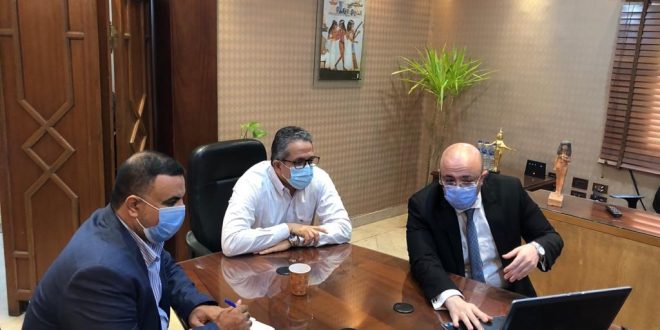 العناني يبحث مع محافظ بني سويف خطوات عملية لدفع حركة السياحة وخلق مزارات