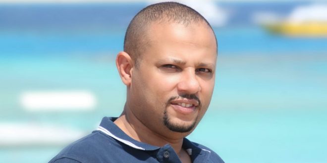 الهوارى يحصل على جائزة الموظف المثالي بمجموعة دير تورستيك العالمية