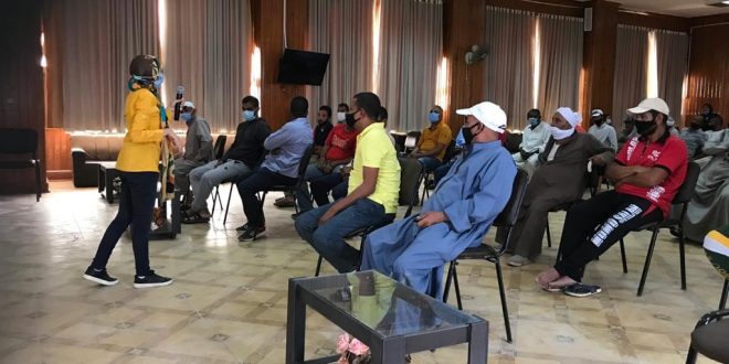 تدريب أصحاب الدواب وبائعى الكارت بوستال بالأهرامات على التعامل مع الزائرين
