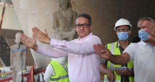 جولة تفقدية 3 ساعات لوزير السياحة والآثار بقاعات العرض بالمتحف المصري الكبير3