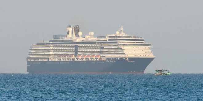 فاينانشال تايمز .. كورونا يدخل بصناعة الرحلات البحرية إلى المجهول