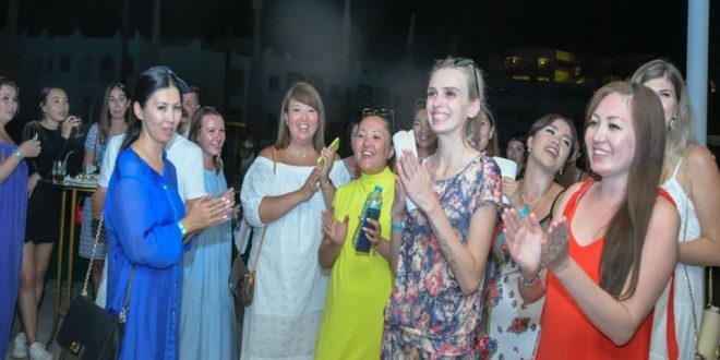 فودة يبحث مع أصحاب الشركات السياحية تنشيط الحركة من كازاخستان لشرم الشيخ