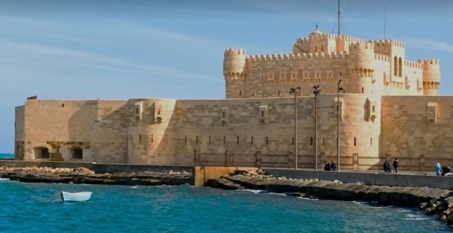 آثار الإسكندرية : مد ساعات العمل بقلعة قايتباى حتى الساعة الثامنة مساء