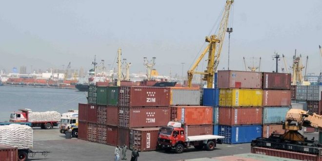 ميناء دمياط يستقبل 7 سفن حاويات وبضائع