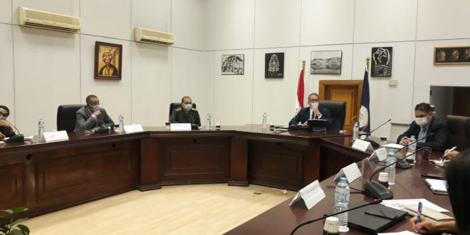 وزير السياحة والآثار يناقش الاستعدادات النهائية لموكب المومياوات الملكية