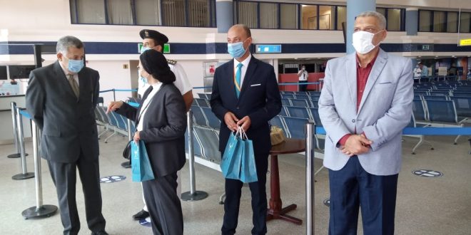 محافظ البحر الأحمر : وصول 163سائحاً فرنسياً لمطار الغردقة بعد توقف 7 شهور 