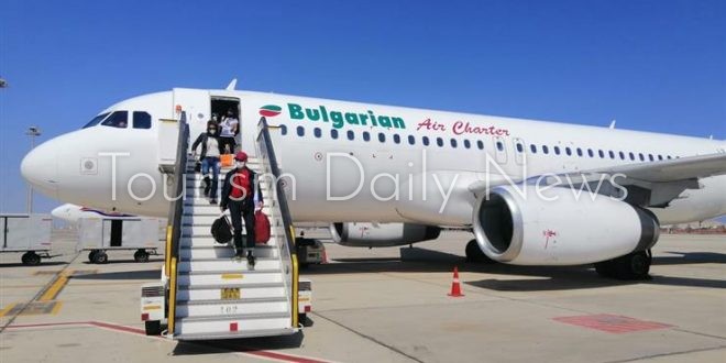 الغردقة تستقبل أولى الرحلات السياحية من بلغاريا تقل 118 راكباً