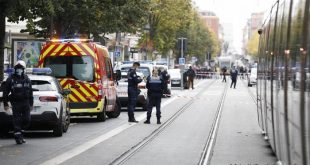 3 قتلى في هجوم بسكين على كنيسة بمدينة نيس الفرنسية واعتقال المهاجم