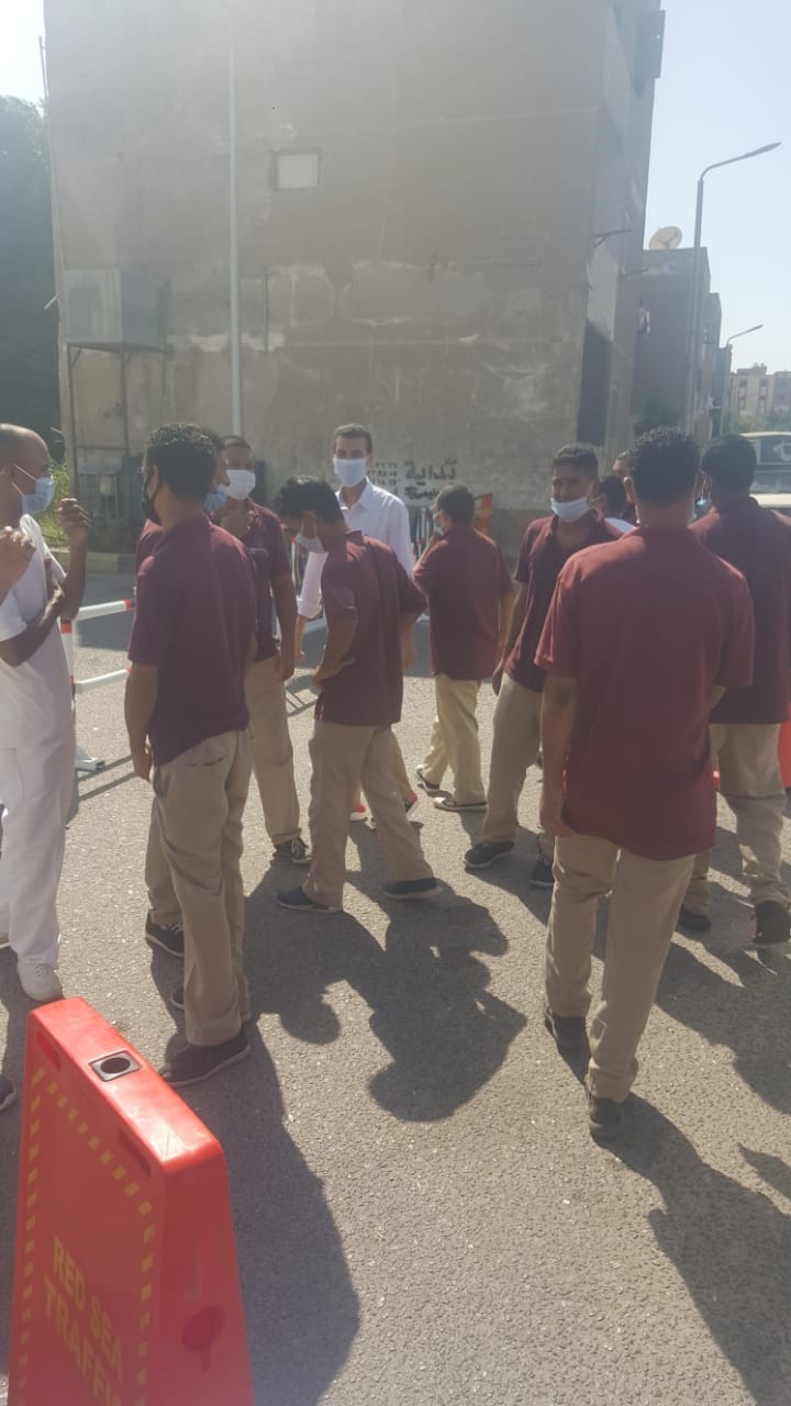 أتوبيسات سياحية مكيفة لنقل الناخبين للجان التصويت بالبحر الأحمر والأقصر 2