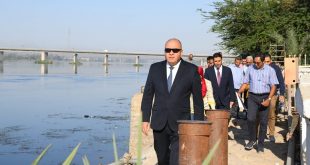 الداودى يتفقد كورنيش النيل بقنا تمهيداً لتطويره .. إضاءته ليلية من الجهتين