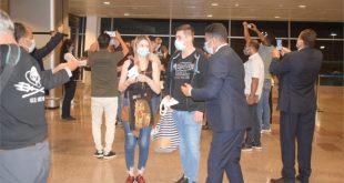 السياح الفرنسيون يعيدون الحياة إلى مدن البحر الأحمر