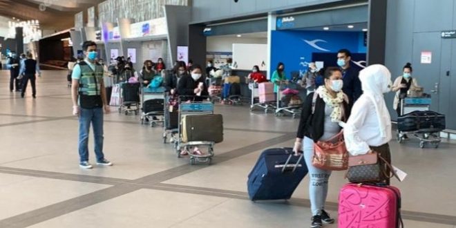 الكويت تضع شرطا جديدا على السفر وتبقى قائمة الدول الممنوعة من دخول أراضيها