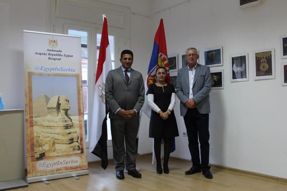 سفير مصر ببلجراد يفتتح معرض امتداد الفن المصري عبر العصور بمتحف بيلا سركفا