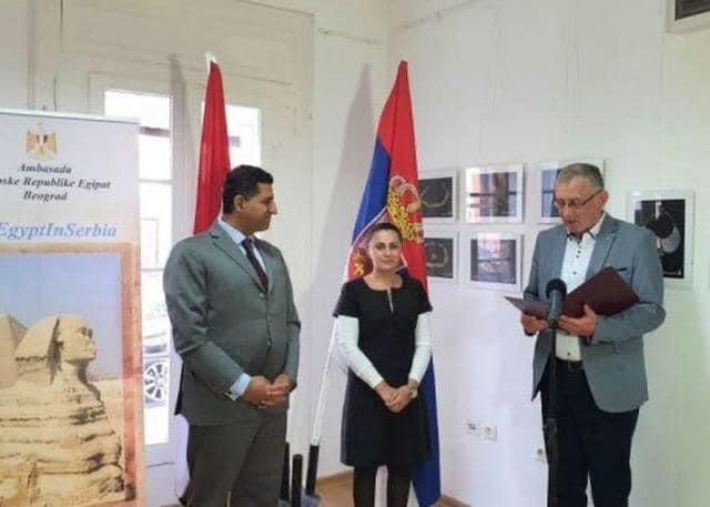 سفير مصر ببلجراد يفتتح معرض امتداد الفن المصري عبر العصور بمتحف بيلا سركفا1