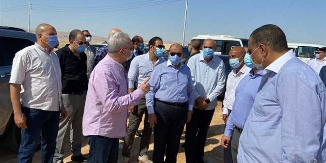 وزير التنمية المحلية يتفقد تطوير ورفع كفاءة طريق مقابر وادى الملوك
