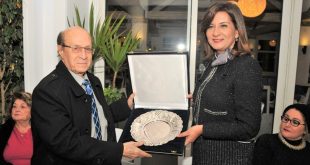 وزيرة الهجرة تنعي رئيس الجالية اليونانية وتؤكد .. فقدنا أحد الرموز الوطنية