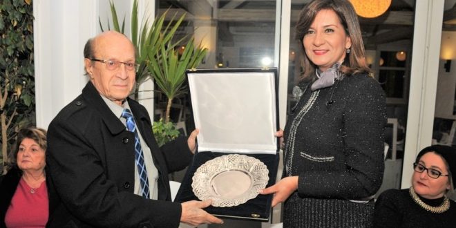 وزيرة الهجرة تنعي رئيس الجالية اليونانية وتؤكد .. فقدنا أحد الرموز الوطنية